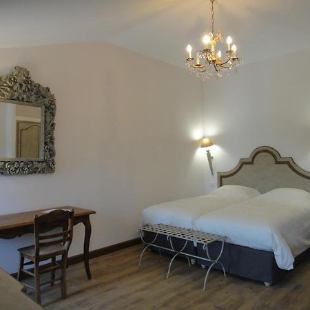 Les Terres De Saint Hilaire Bed and Breakfast Ollières Δωμάτιο φωτογραφία