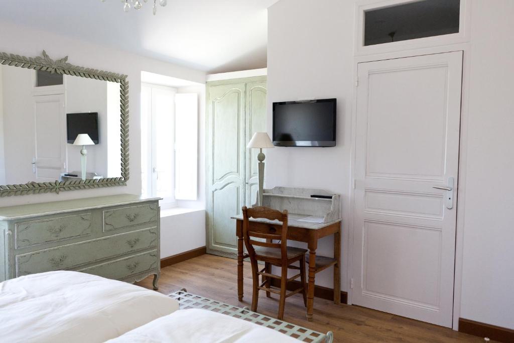 Les Terres De Saint Hilaire Bed and Breakfast Ollières Δωμάτιο φωτογραφία